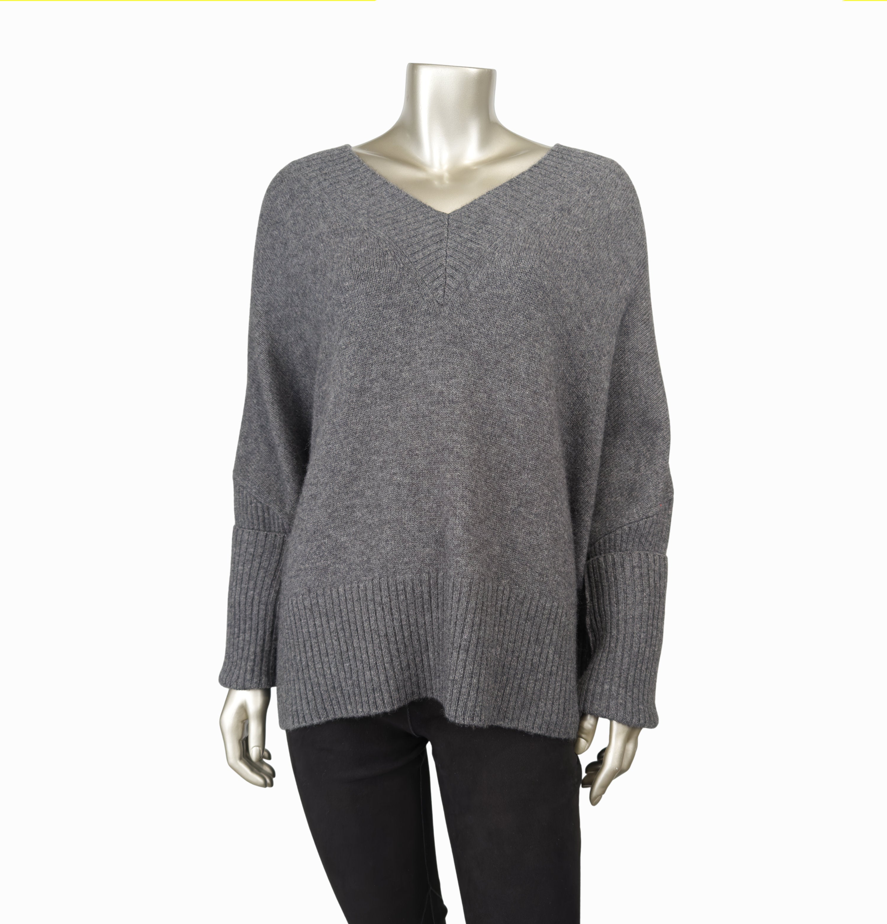 Outlet: V Neck Jumper: Size 10.