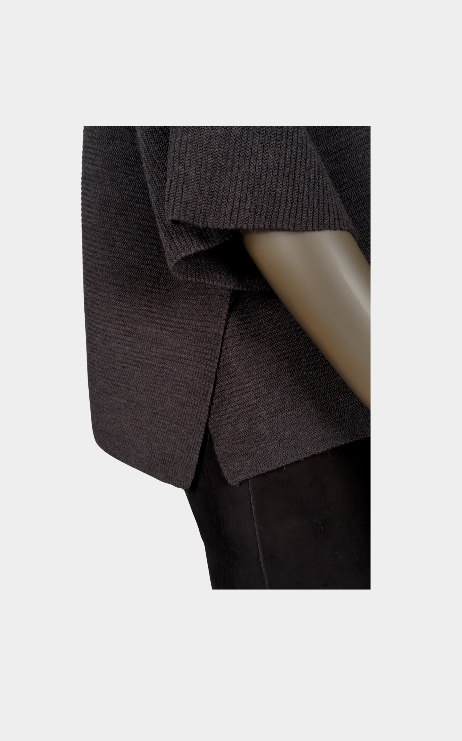 Outlet: Shadow Poncho