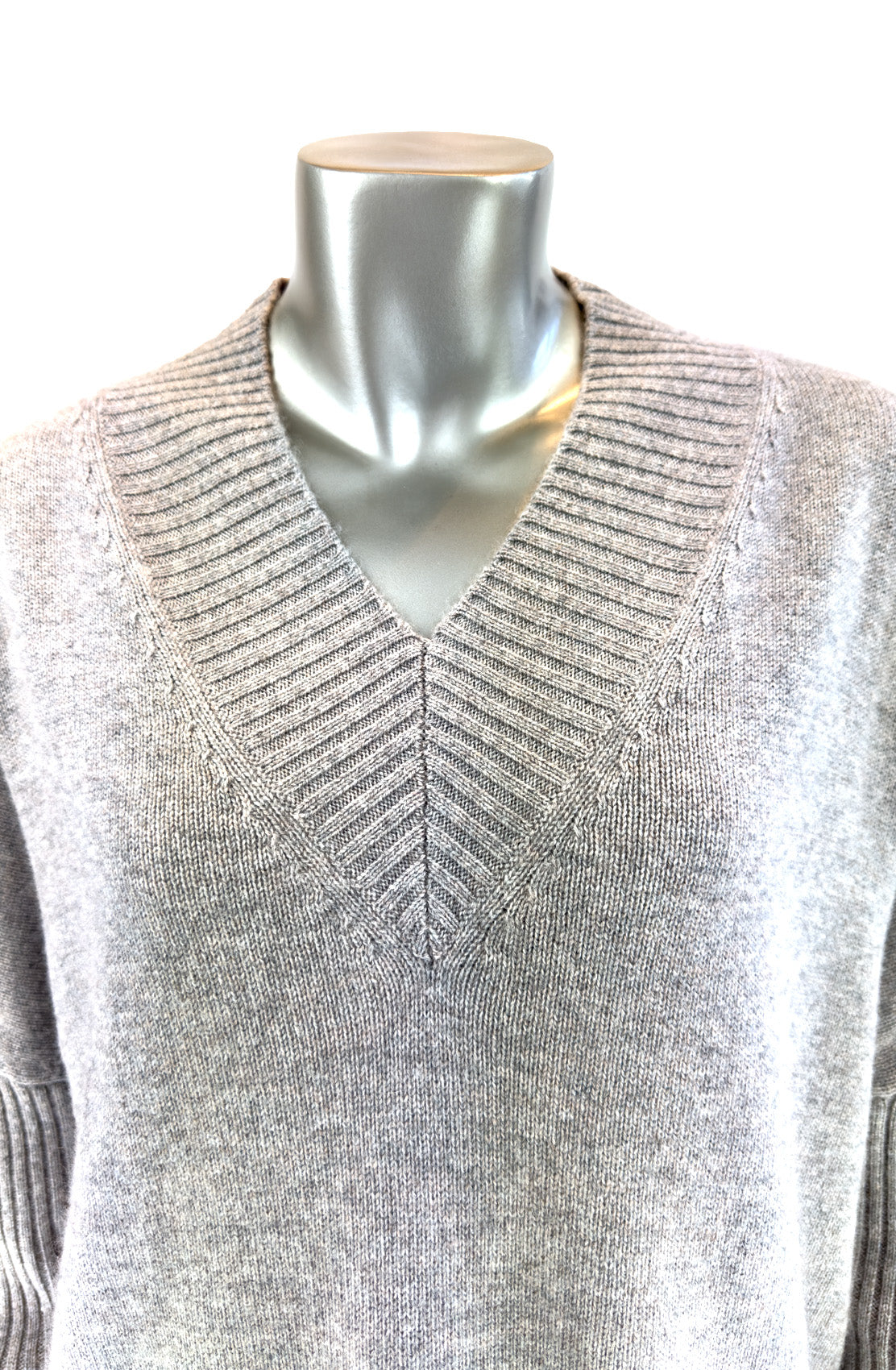 Outlet: V Neck With A Back Seam Jumper Size : Size 10