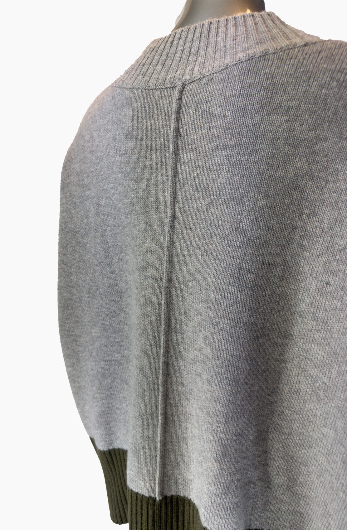 Outlet: V Neck With A Back Seam Jumper Size : Size 10