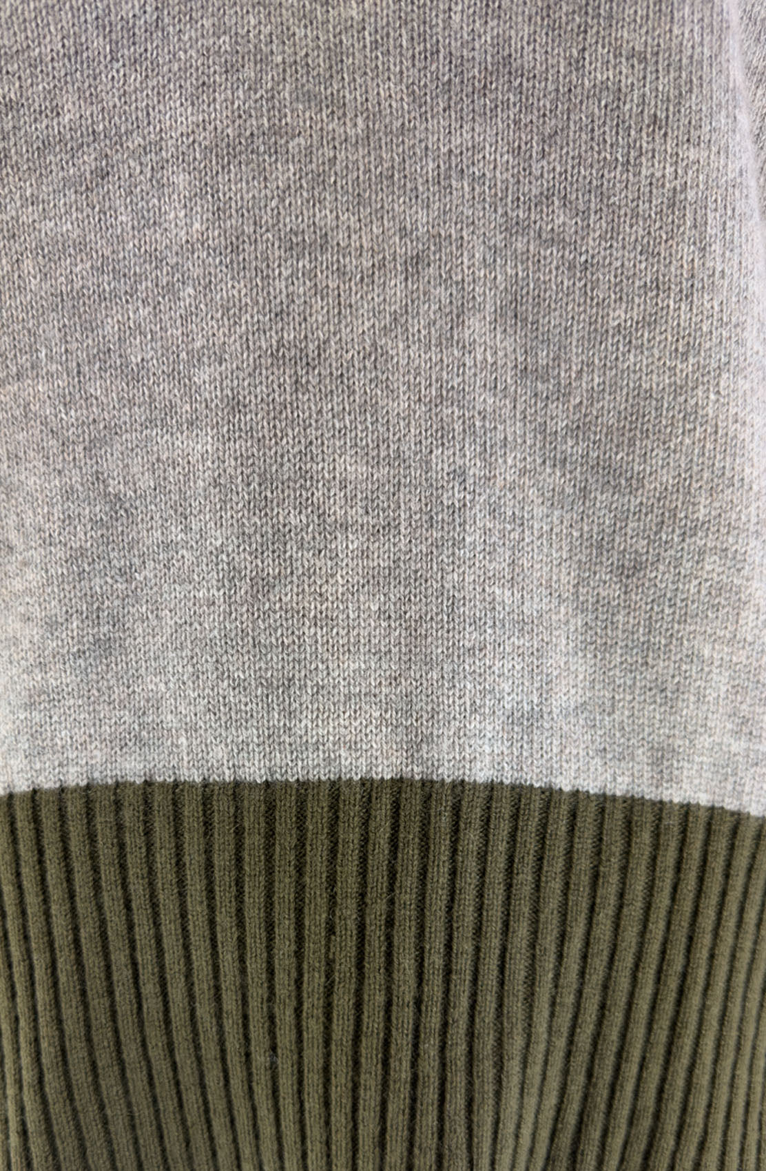 Outlet: V Neck With A Back Seam Jumper Size : Size 10