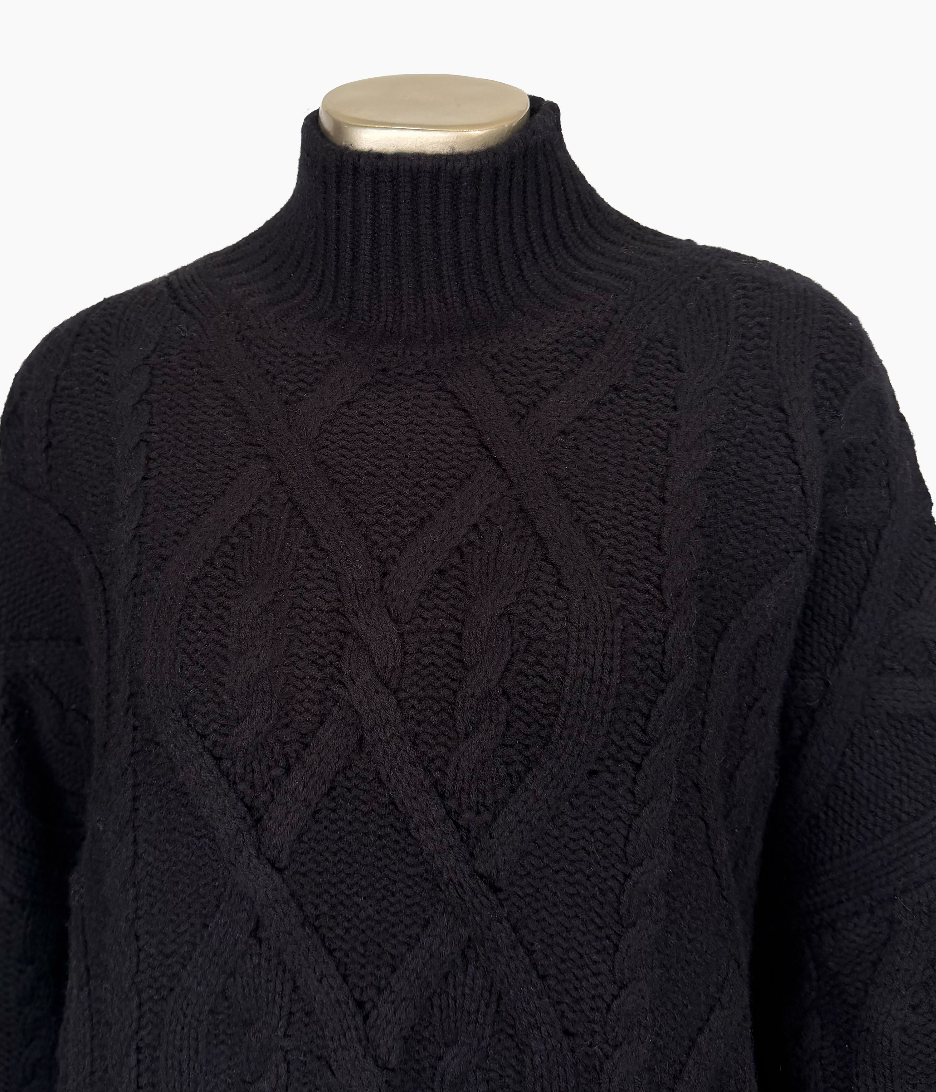 Outlet: Chunky Knit Sweater