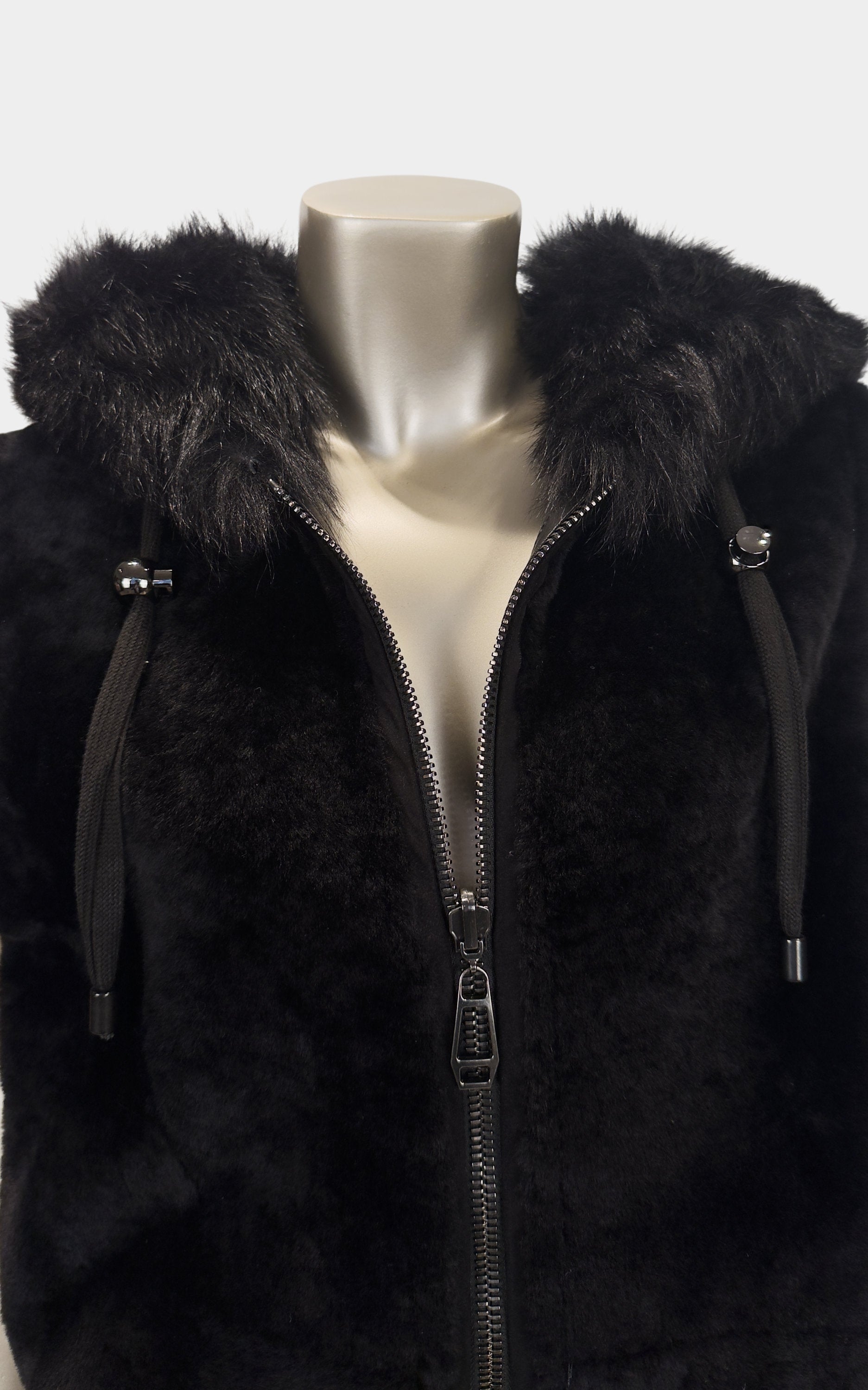 Outlet: Reversible Hooded Down Gilet Black