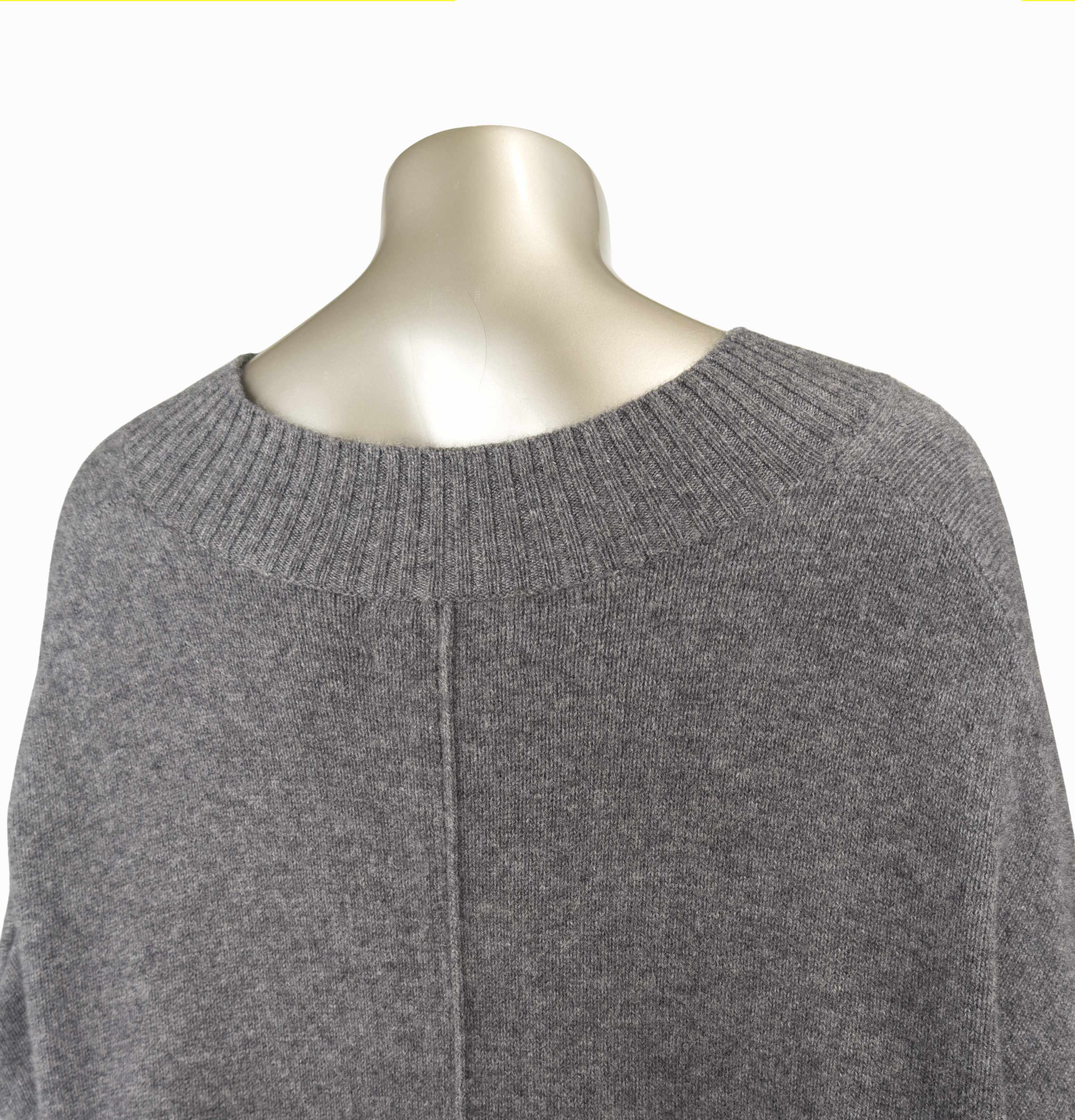 Outlet: V Neck Jumper: Size 10.
