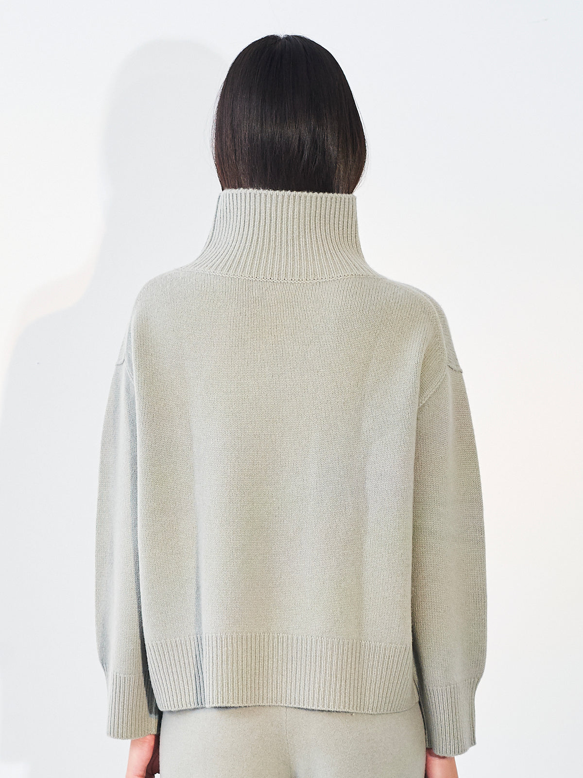 Weekend Sweater Light Sage