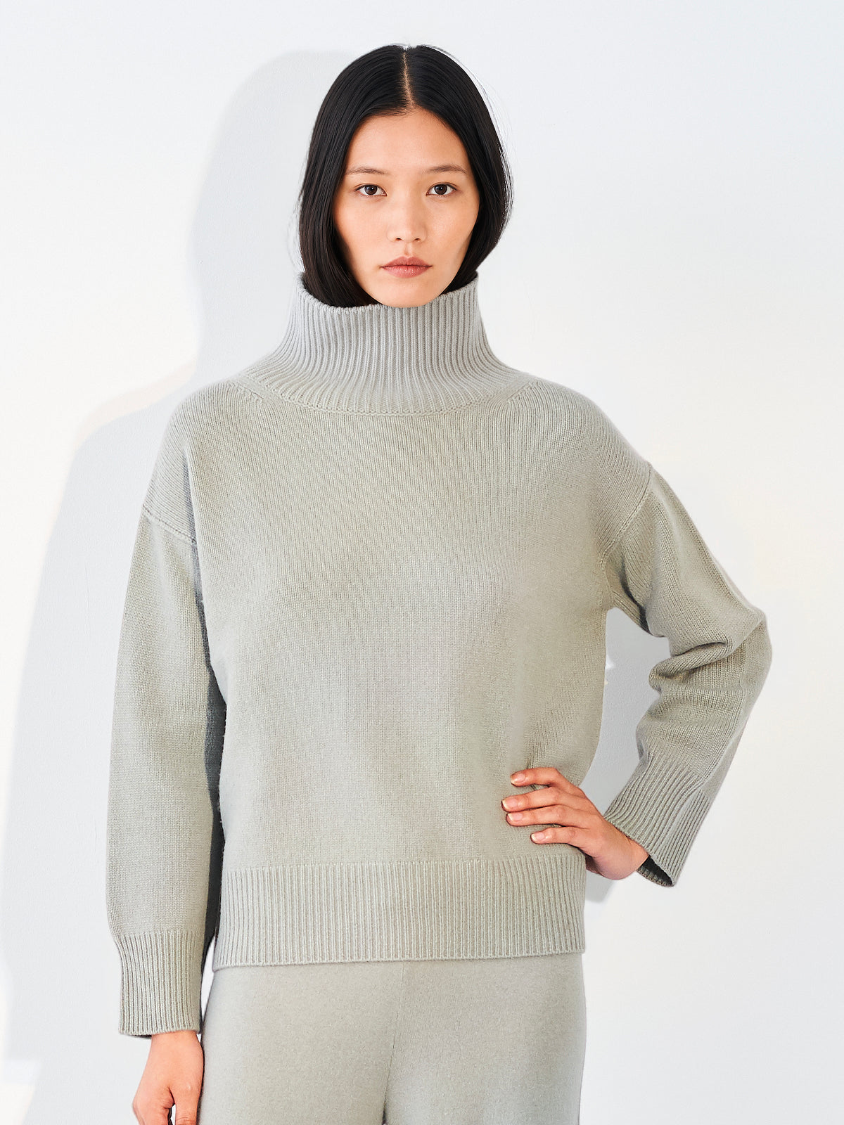 Weekend Sweater Light Sage
